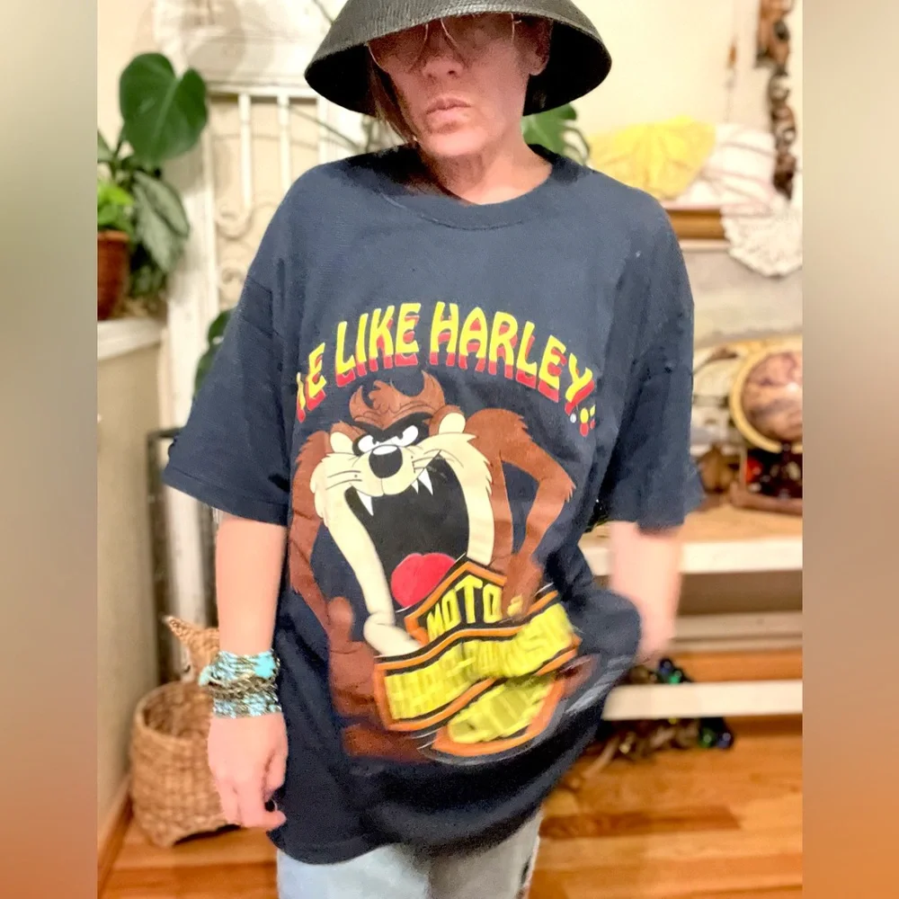 vintage 1992 Harley-Davidson x Looney Tunes "Rock 'N Roll" Taz t-shirt - Picture 5 of 9
